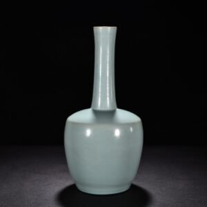 Song Dynasty Ru kiln azure glaze paper mallet vase
