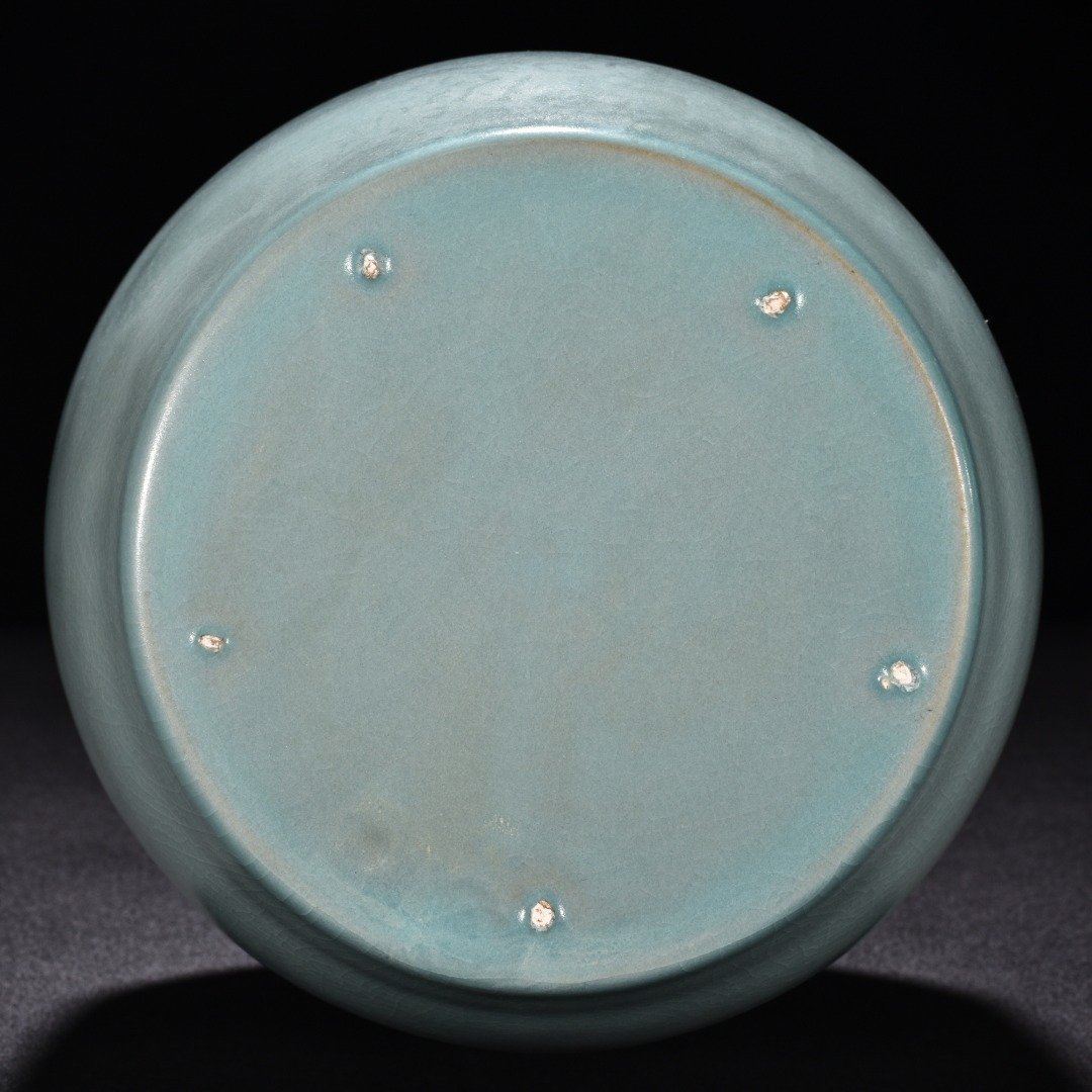 Song Dynasty Ru kiln azure glaze paper mallet vase