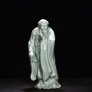 Song Dynasty Ru kiln sky blue glaze statue of Laozi asking questions