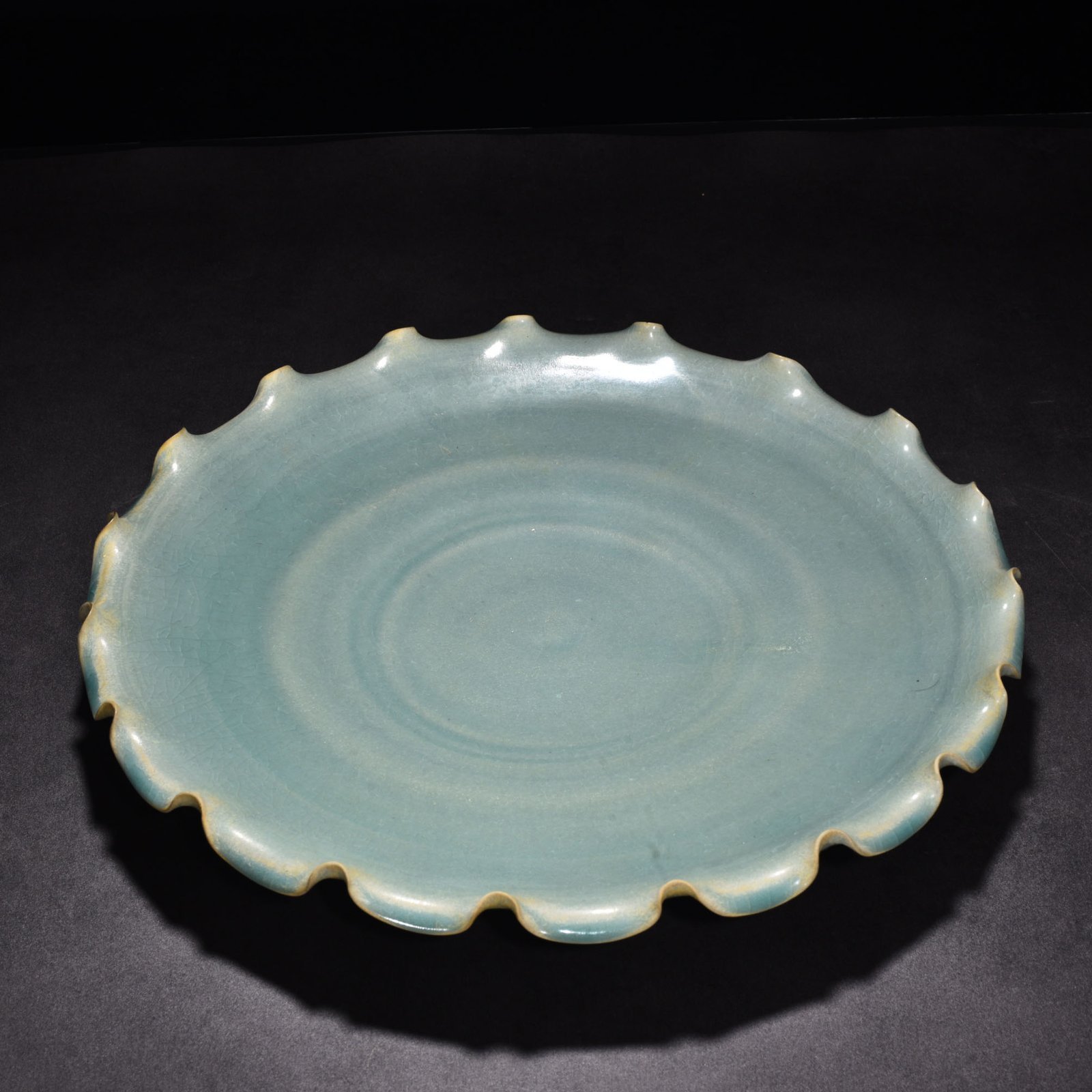 Song Dynasty Ru Kiln azure glaze flower mouth hanging plate