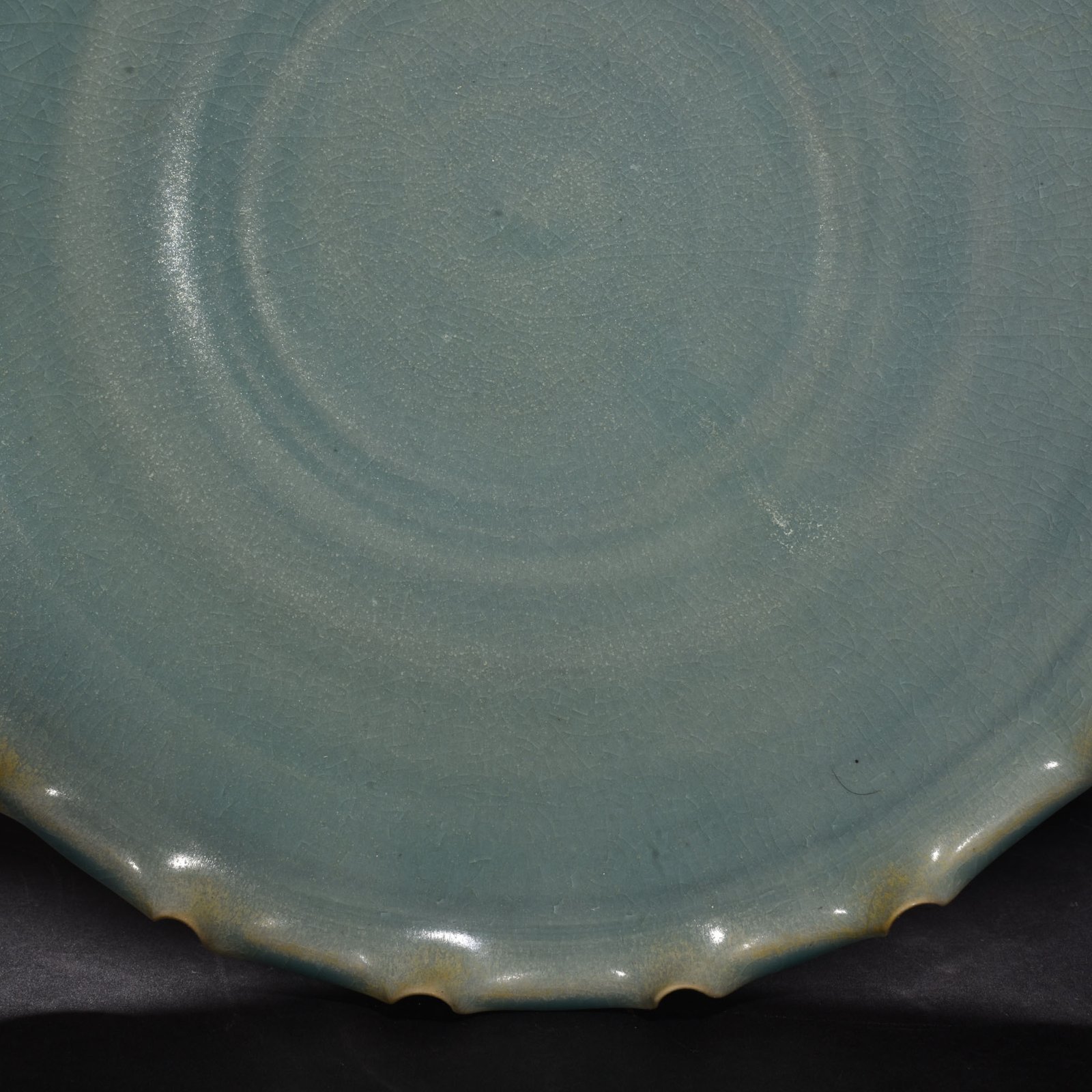 Song Dynasty Ru Kiln azure glaze flower mouth hanging plate