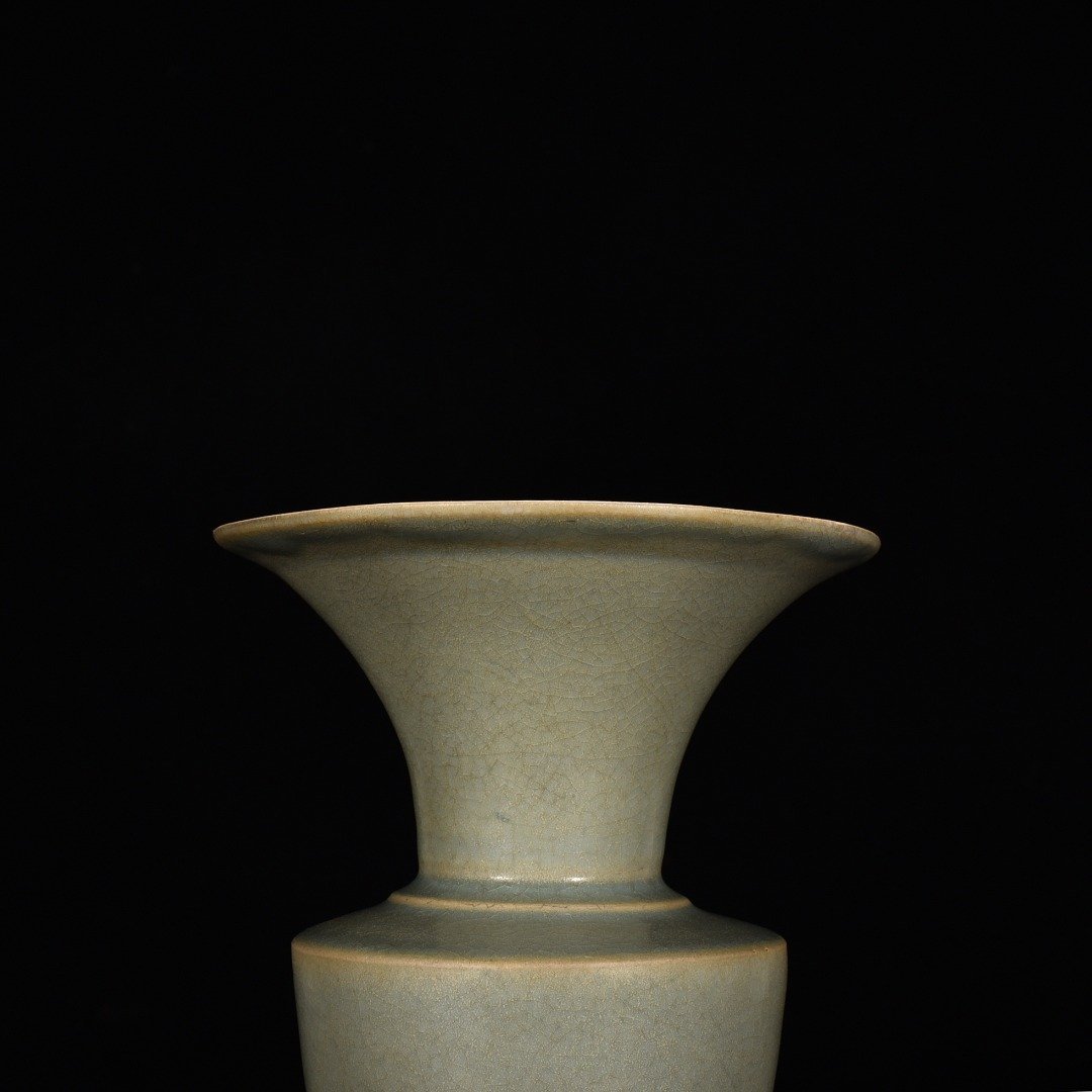 Song Dynasty Ru kiln azure glaze flower goblet