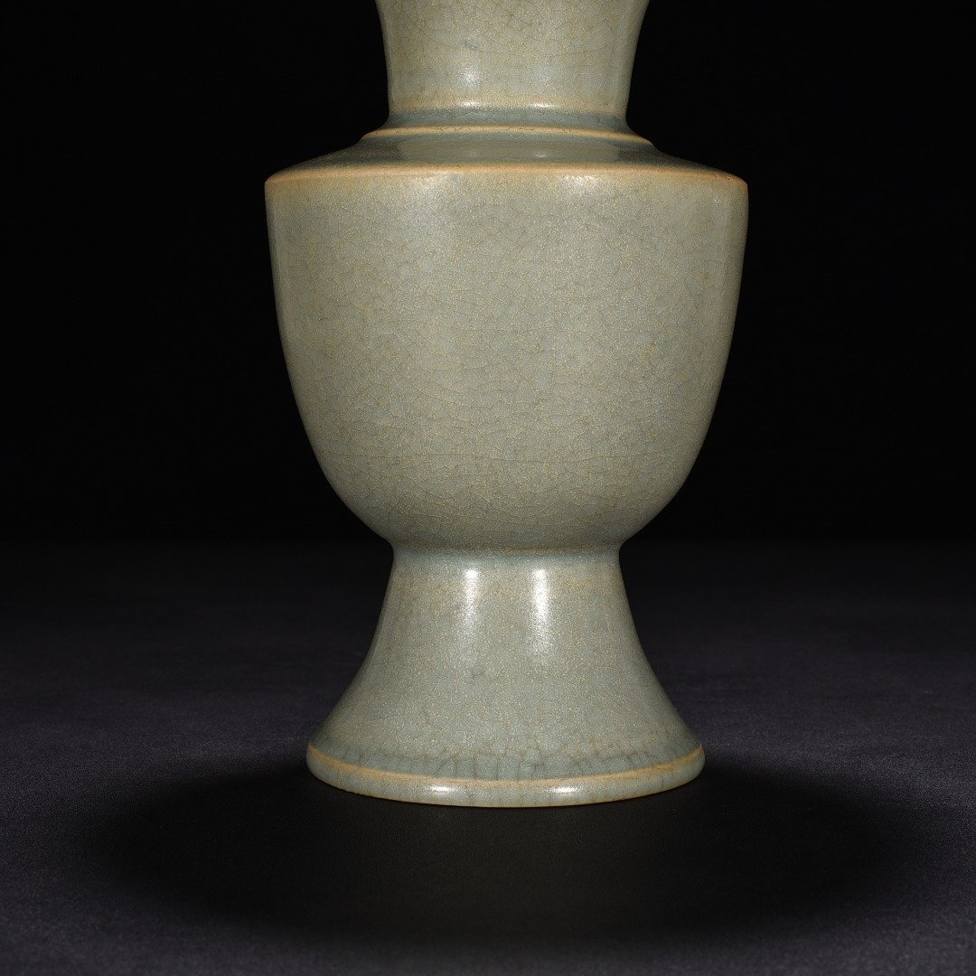 Song Dynasty Ru kiln azure glaze flower goblet