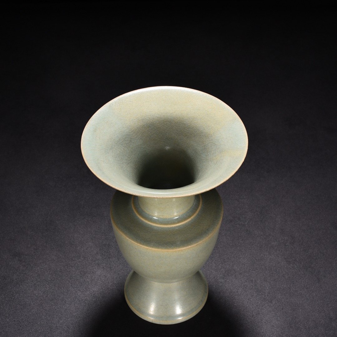 Song Dynasty Ru kiln azure glaze flower goblet