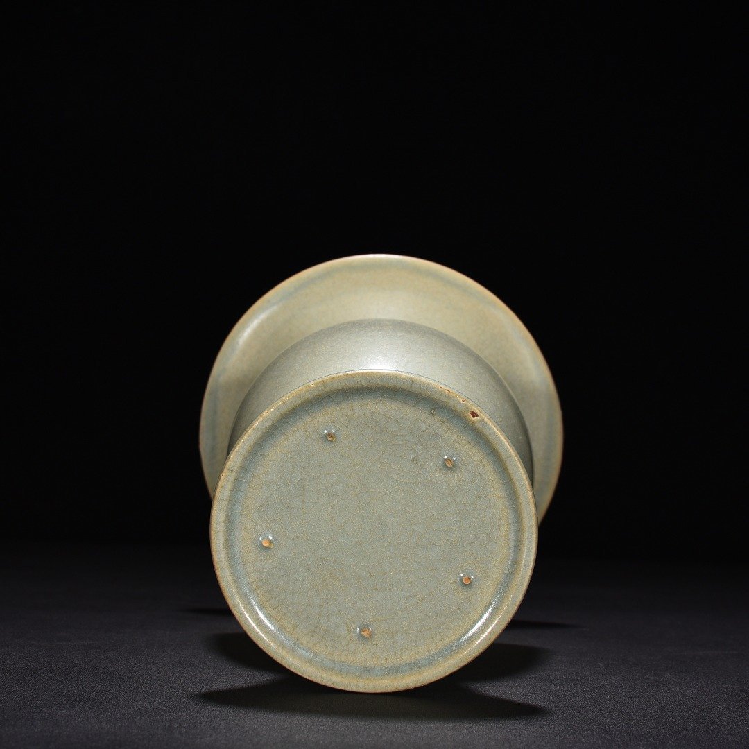 Song Dynasty Ru kiln azure glaze flower goblet
