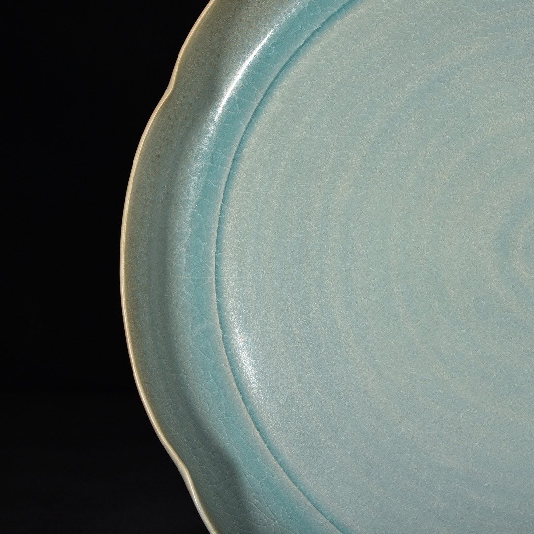 Song Dynasty Ru kiln azure glazed sunflower mouth large plate