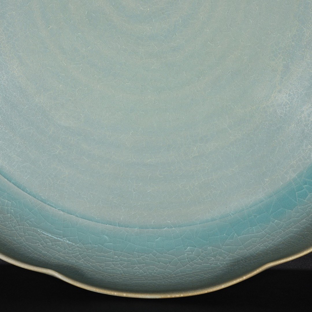 Song Dynasty Ru kiln azure glazed sunflower mouth large plate