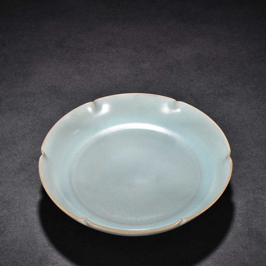 Song Dynasty Ru kiln azure glaze sunflower wash