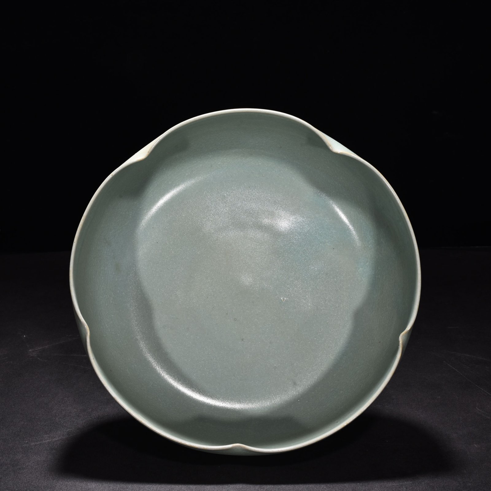 Song Dynasty Ru kiln azure glaze sunflower mouth bowl