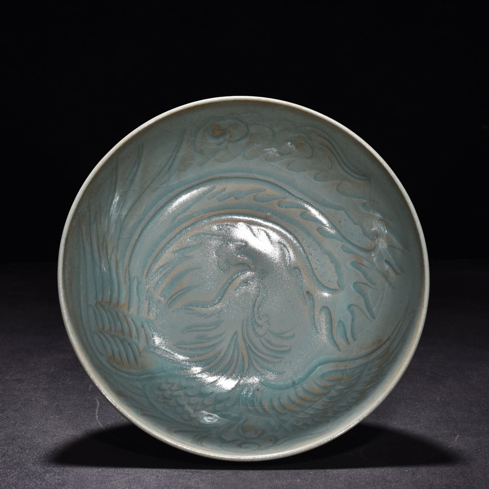 Song Dynasty Ru kiln azure glaze banana leaf and phoenix pattern bowl