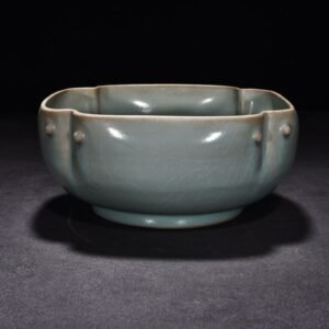 Song Dynasty Ru kiln azure glaze poetry drum nail sunflower mouth square bowl