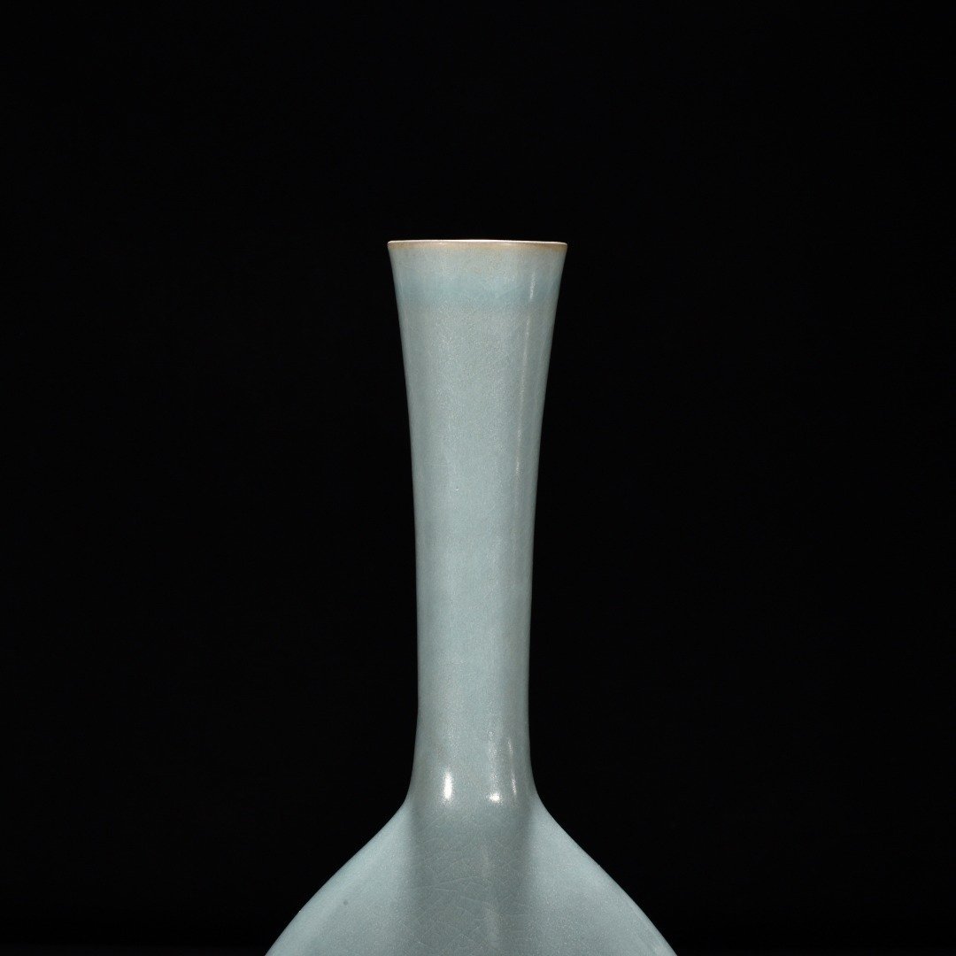 Song Dynasty Ru kiln azure glaze long-necked bile vase