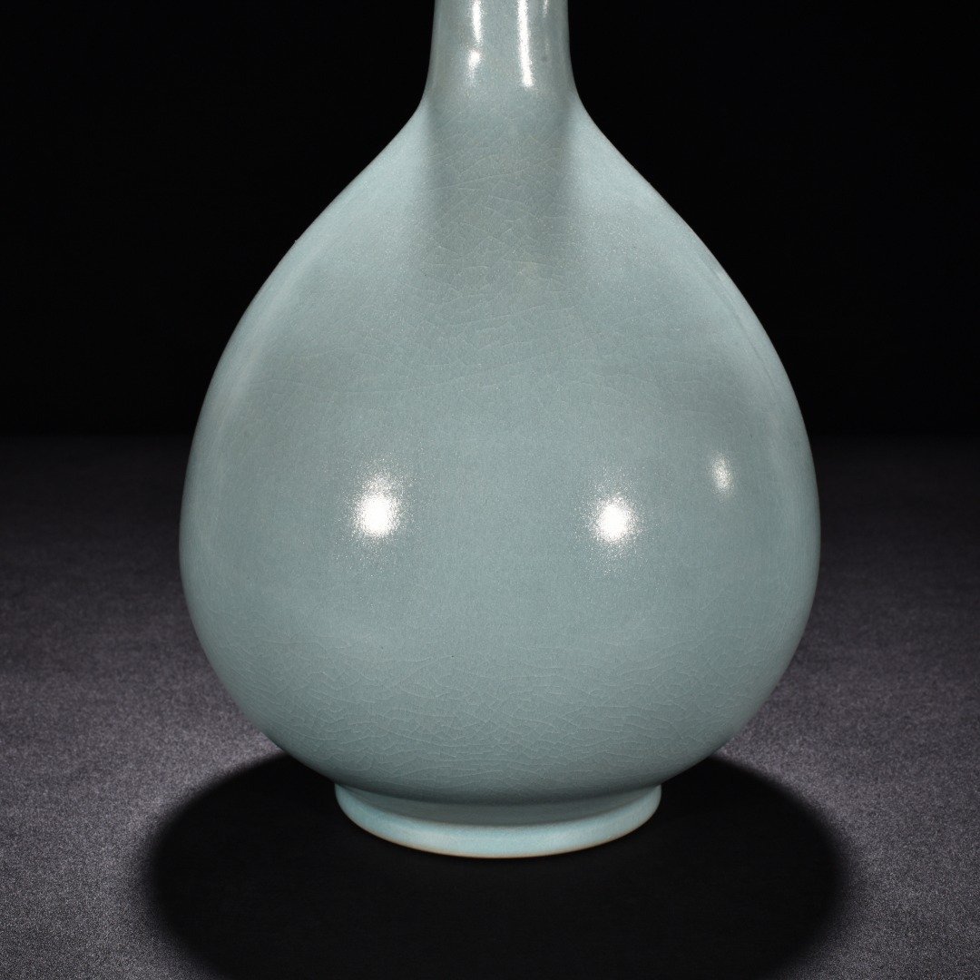 Song Dynasty Ru kiln azure glaze long-necked bile vase