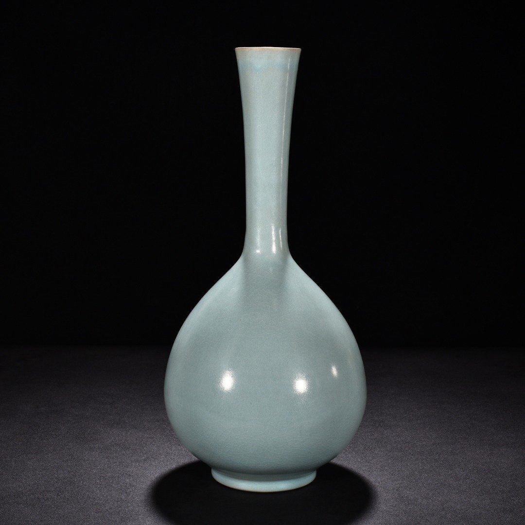 Song Dynasty Ru kiln azure glaze long-necked bile vase