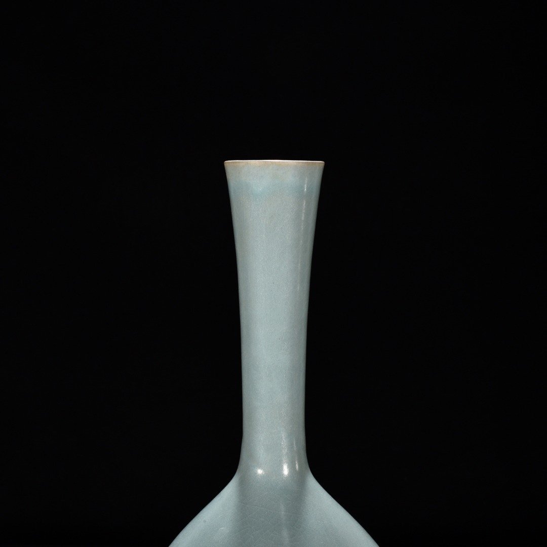 Song Dynasty Ru kiln azure glaze long-necked bile vase