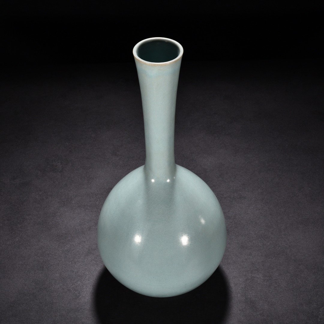 Song Dynasty Ru kiln azure glaze long-necked bile vase