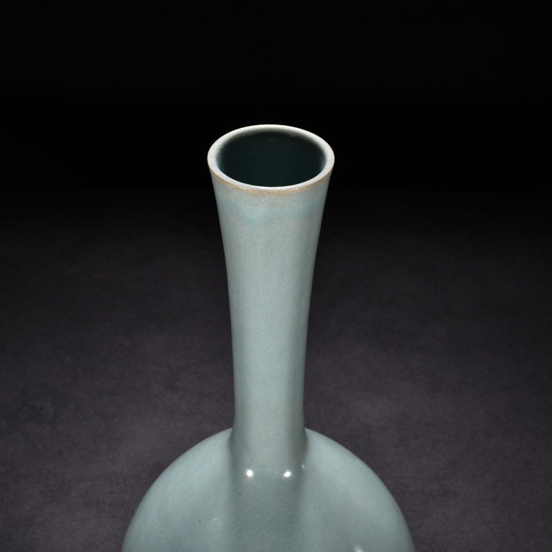Song Dynasty Ru kiln azure glaze long-necked bile vase