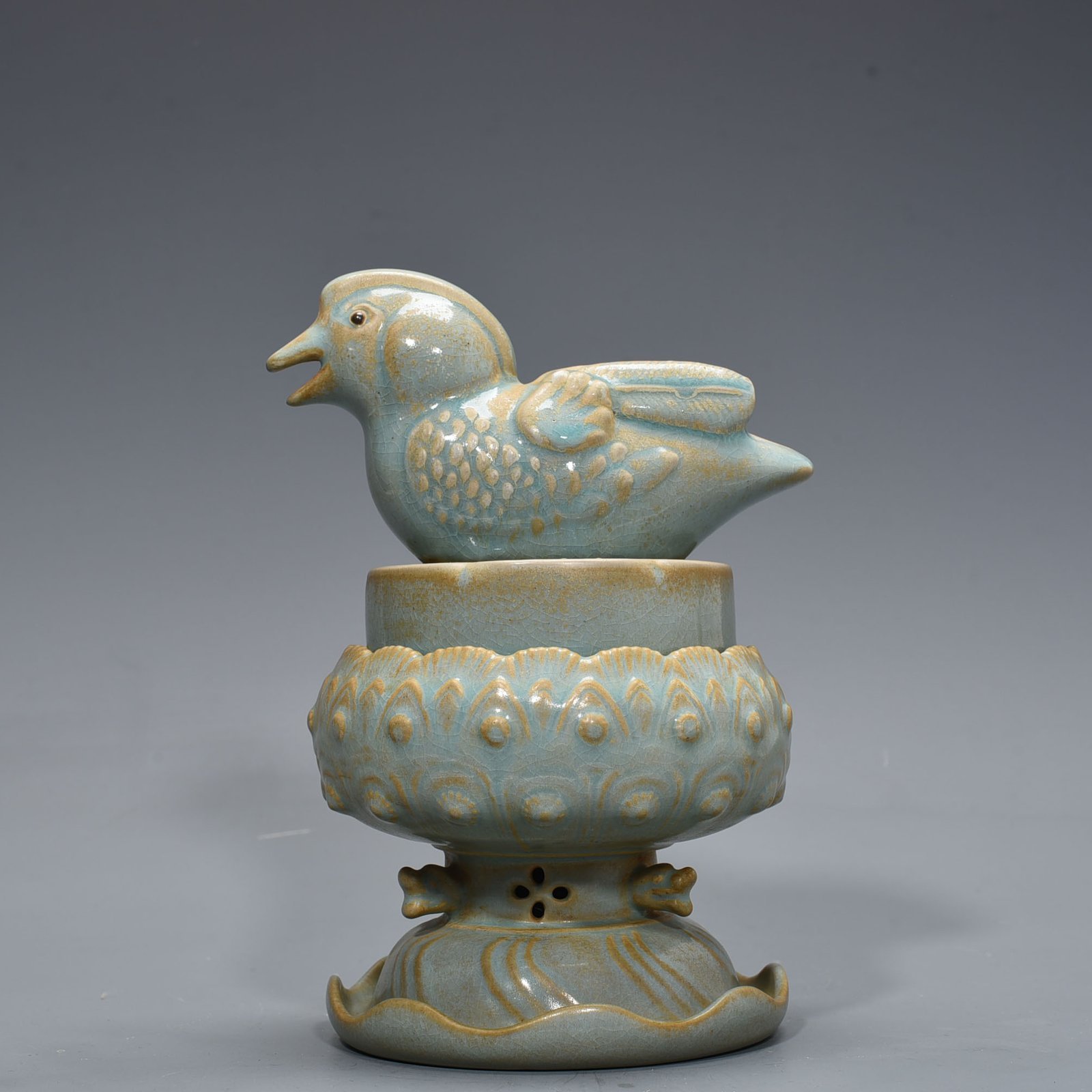 Song Dynasty Ru kiln azure glaze mandarin duck smoker