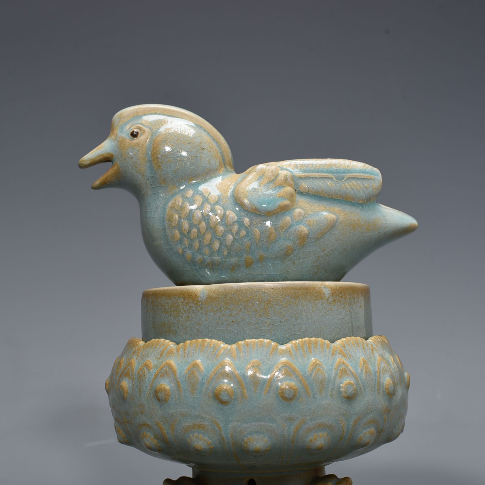 Song Dynasty Ru kiln azure glaze mandarin duck smoker