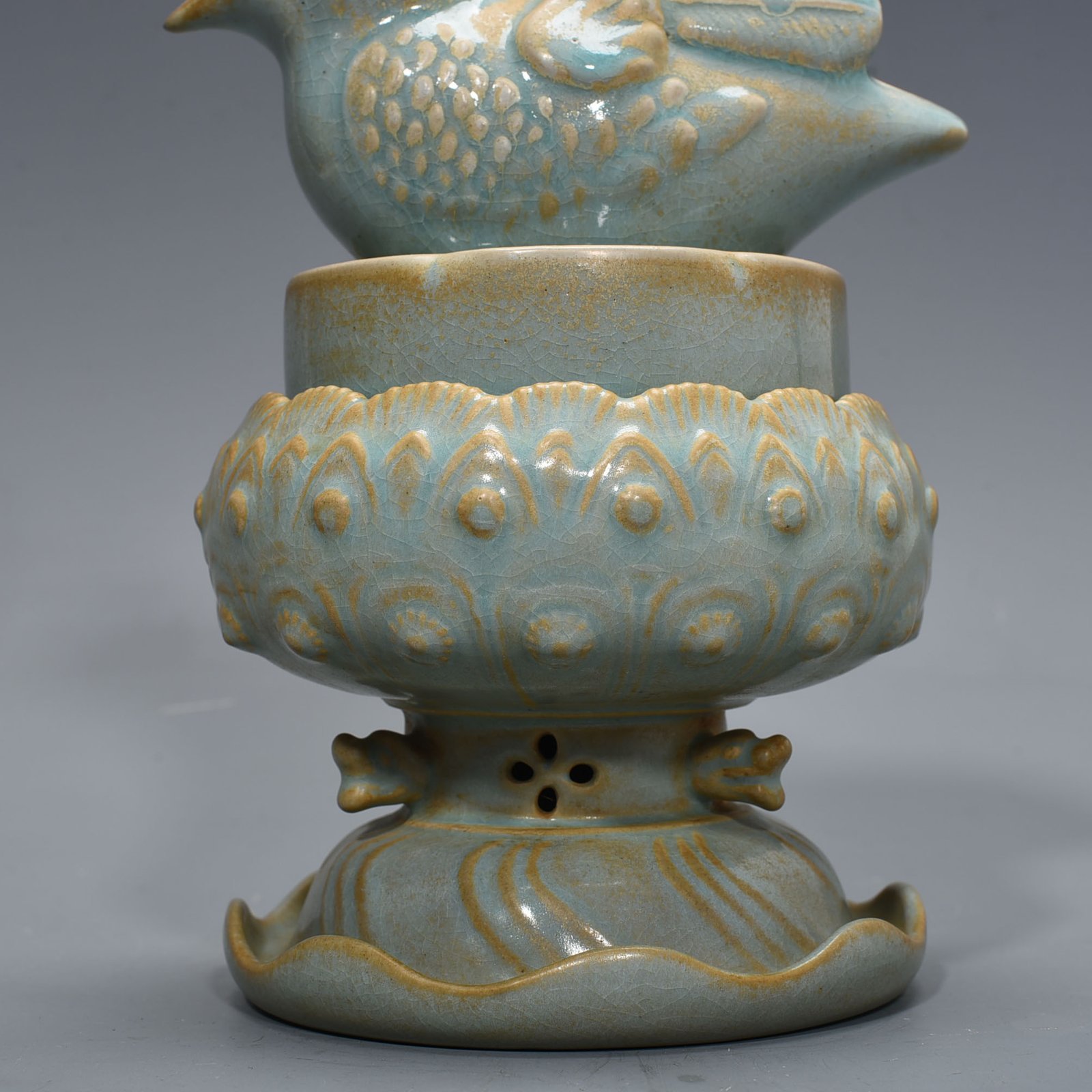 Song Dynasty Ru kiln azure glaze mandarin duck smoker
