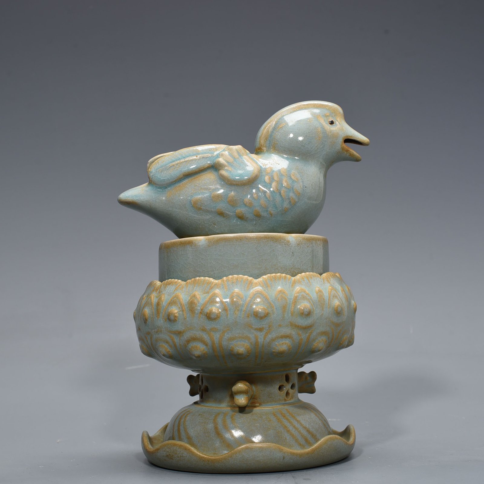 Song Dynasty Ru kiln azure glaze mandarin duck smoker