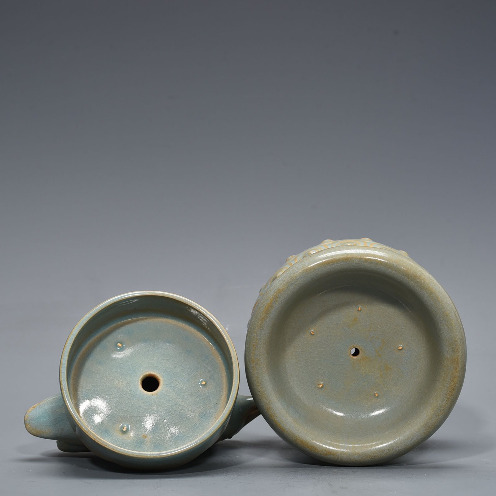 Song Dynasty Ru kiln azure glaze mandarin duck smoker