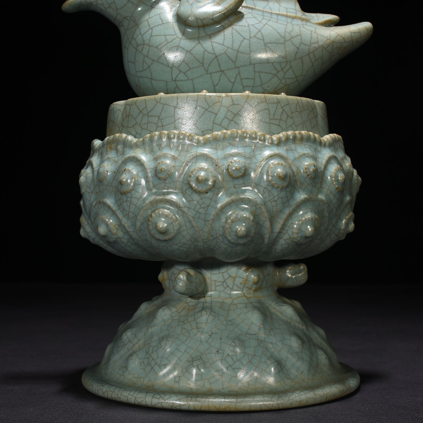 Song Dynasty Ru kiln azure glaze mandarin duck smoker
