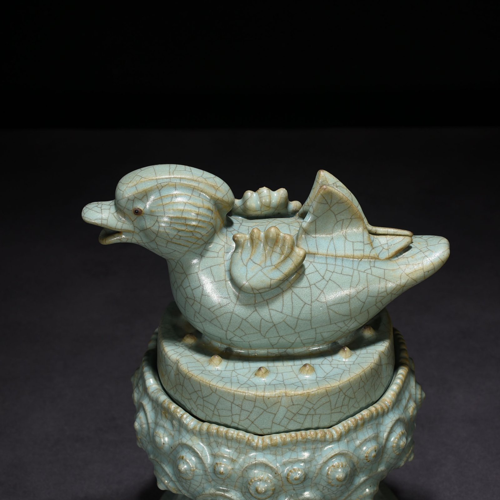Song Dynasty Ru kiln azure glaze mandarin duck smoker