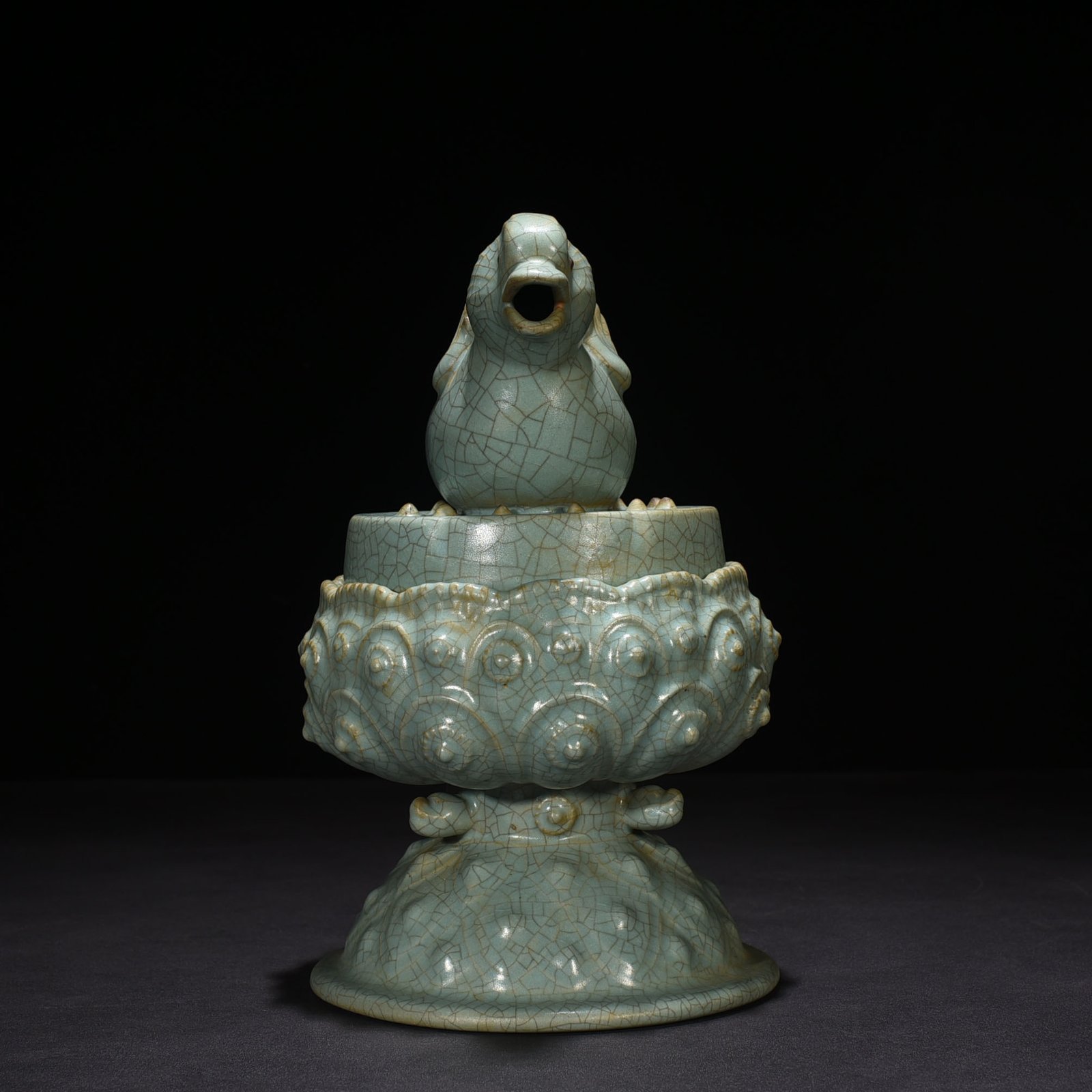 Song Dynasty Ru kiln azure glaze mandarin duck smoker