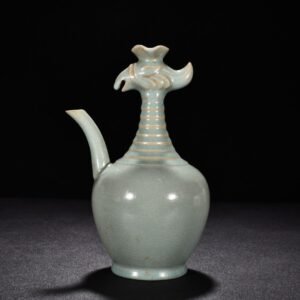 Song Dynasty Ru kiln azure glazed eagle head pot