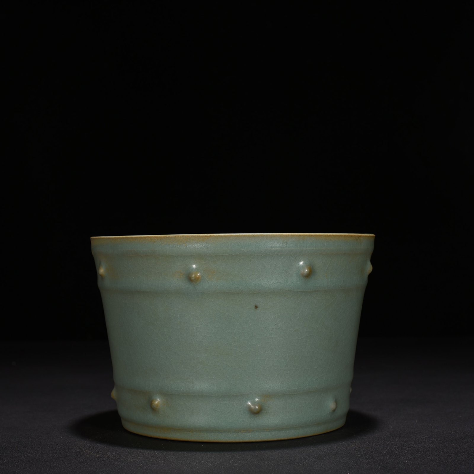 Song Dynasty Ru kiln azure glaze drum nail wash
