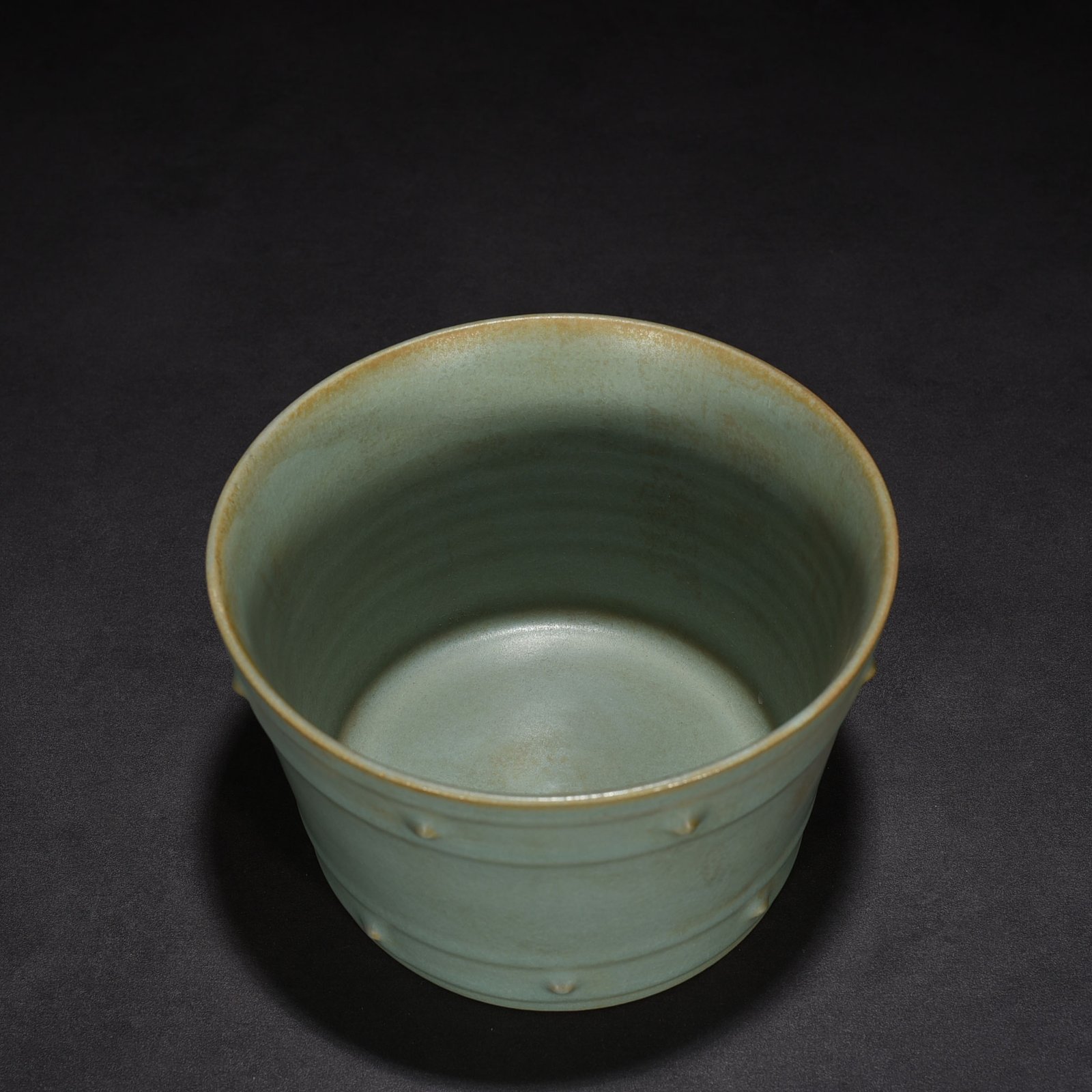 Song Dynasty Ru kiln azure glaze drum nail wash