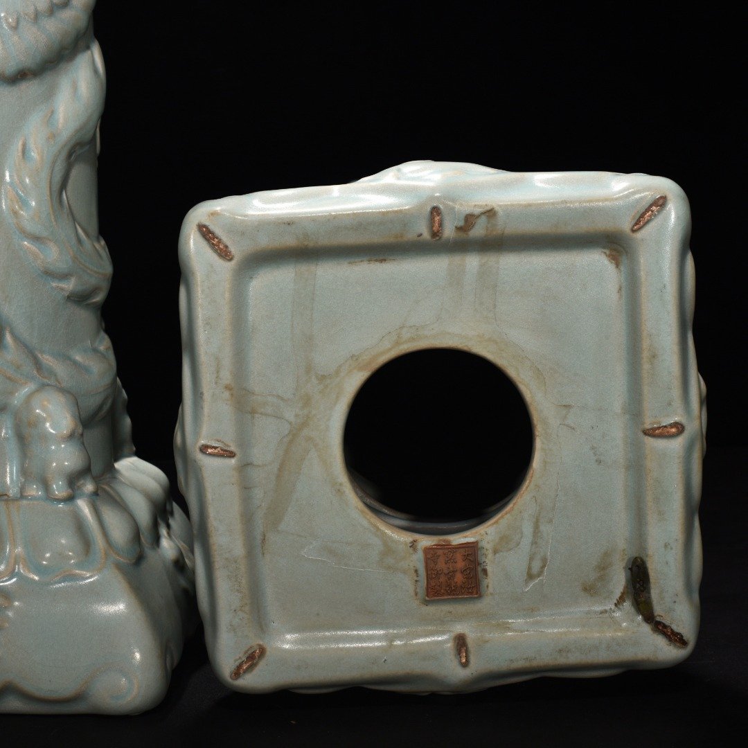 Song Dynasty Ru Kiln azure glaze dragon and phoenix pattern incense burner