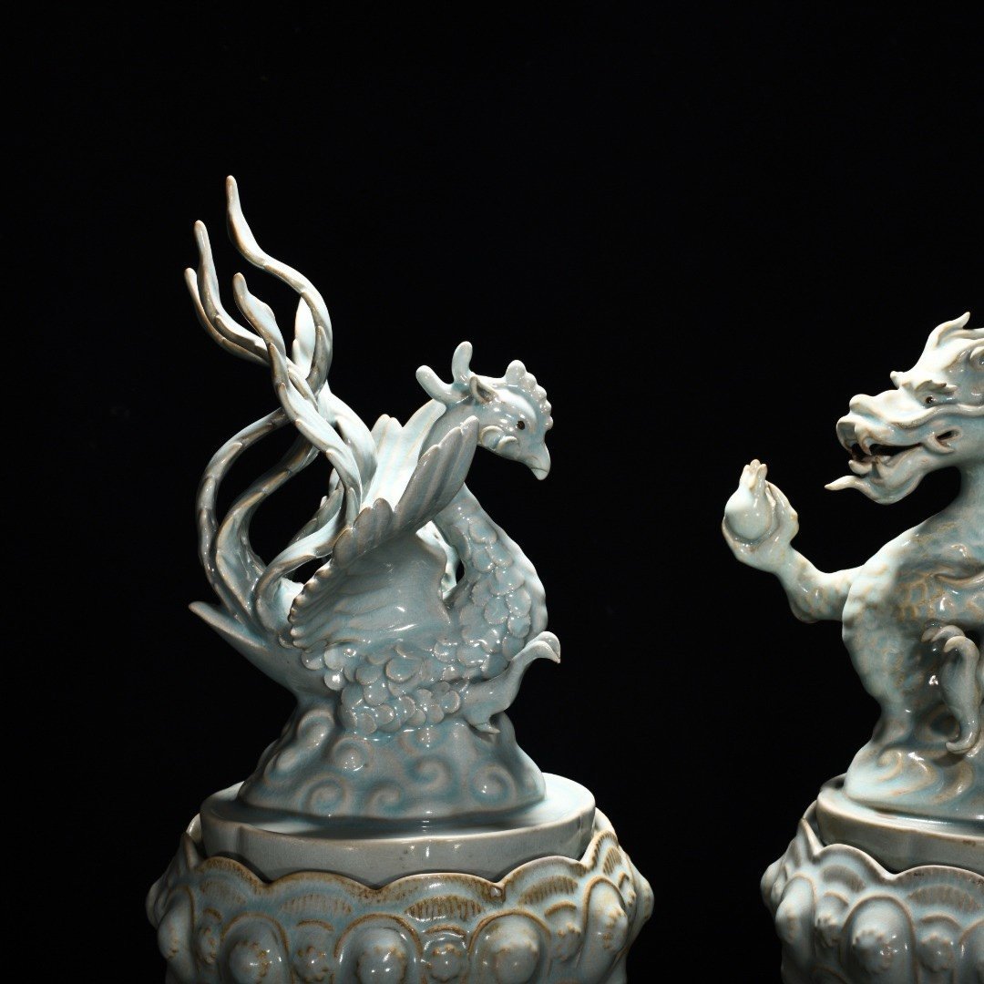 Song Dynasty Ru Kiln azure glaze dragon and phoenix pattern incense burner