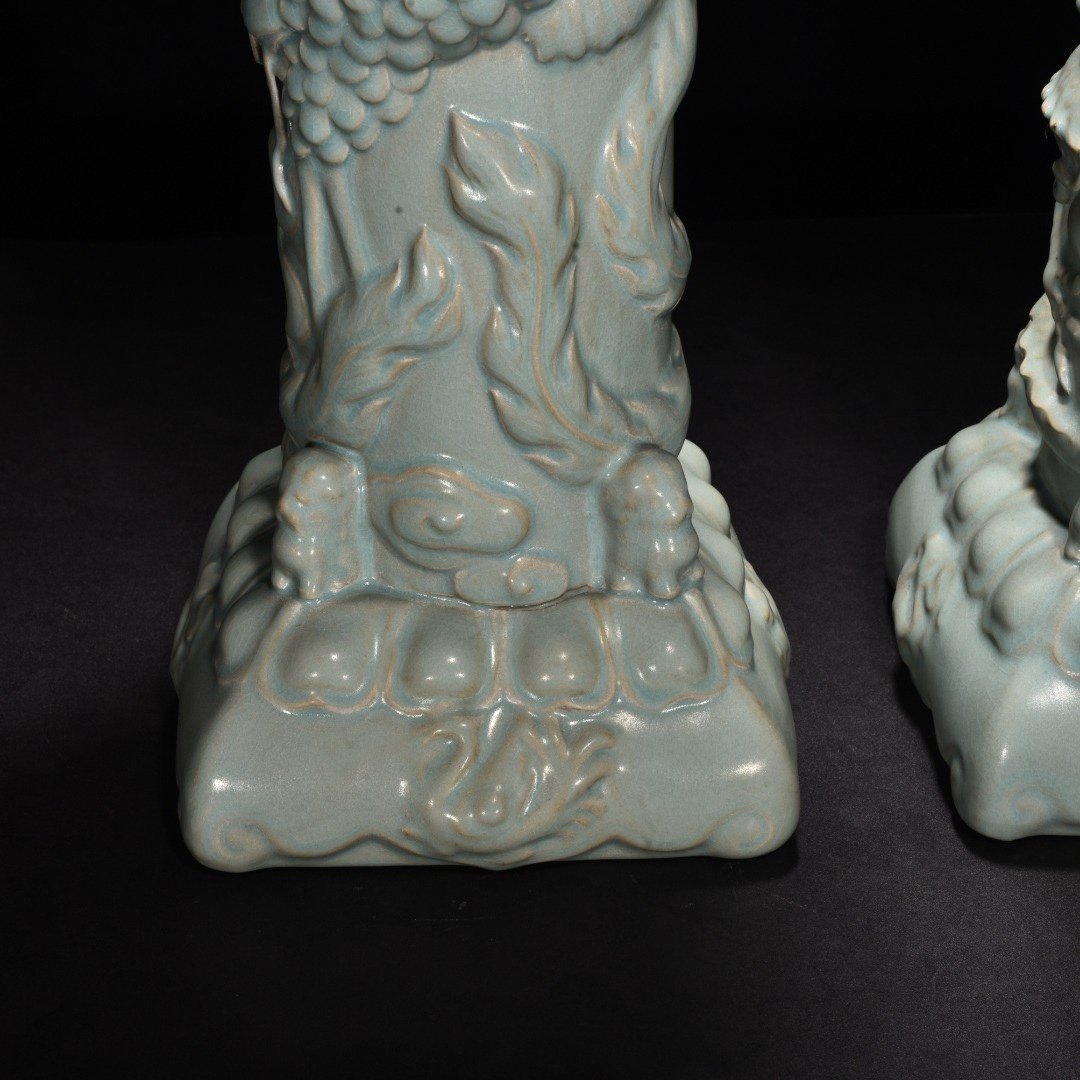 Song Dynasty Ru Kiln azure glaze dragon and phoenix pattern incense burner