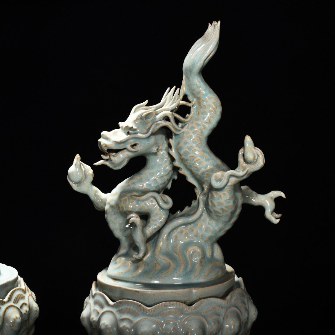 Song Dynasty Ru Kiln azure glaze dragon and phoenix pattern incense burner