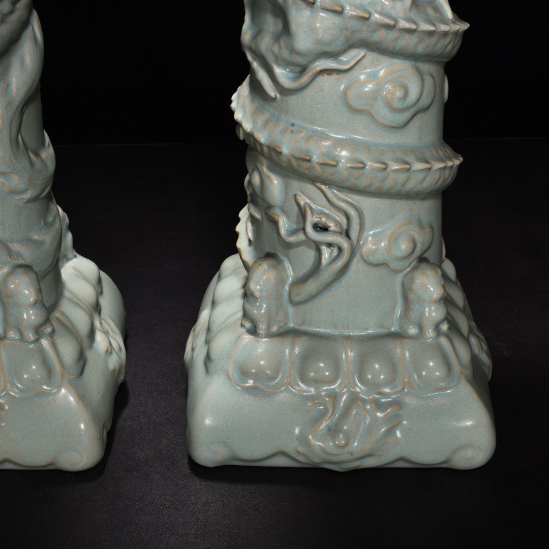 Song Dynasty Ru Kiln azure glaze dragon and phoenix pattern incense burner