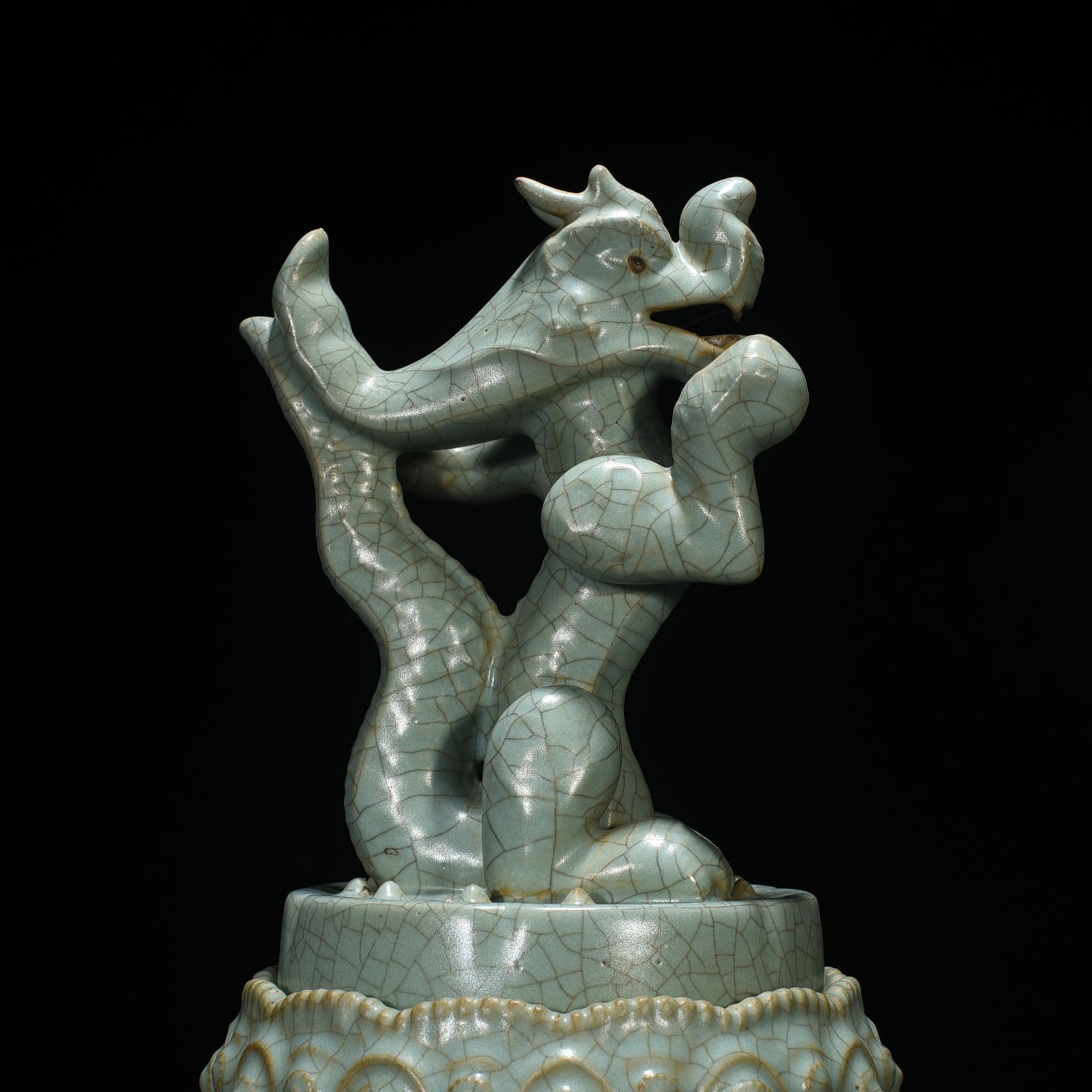 Song Dynasty Ru kiln azure glaze dragon fumigator