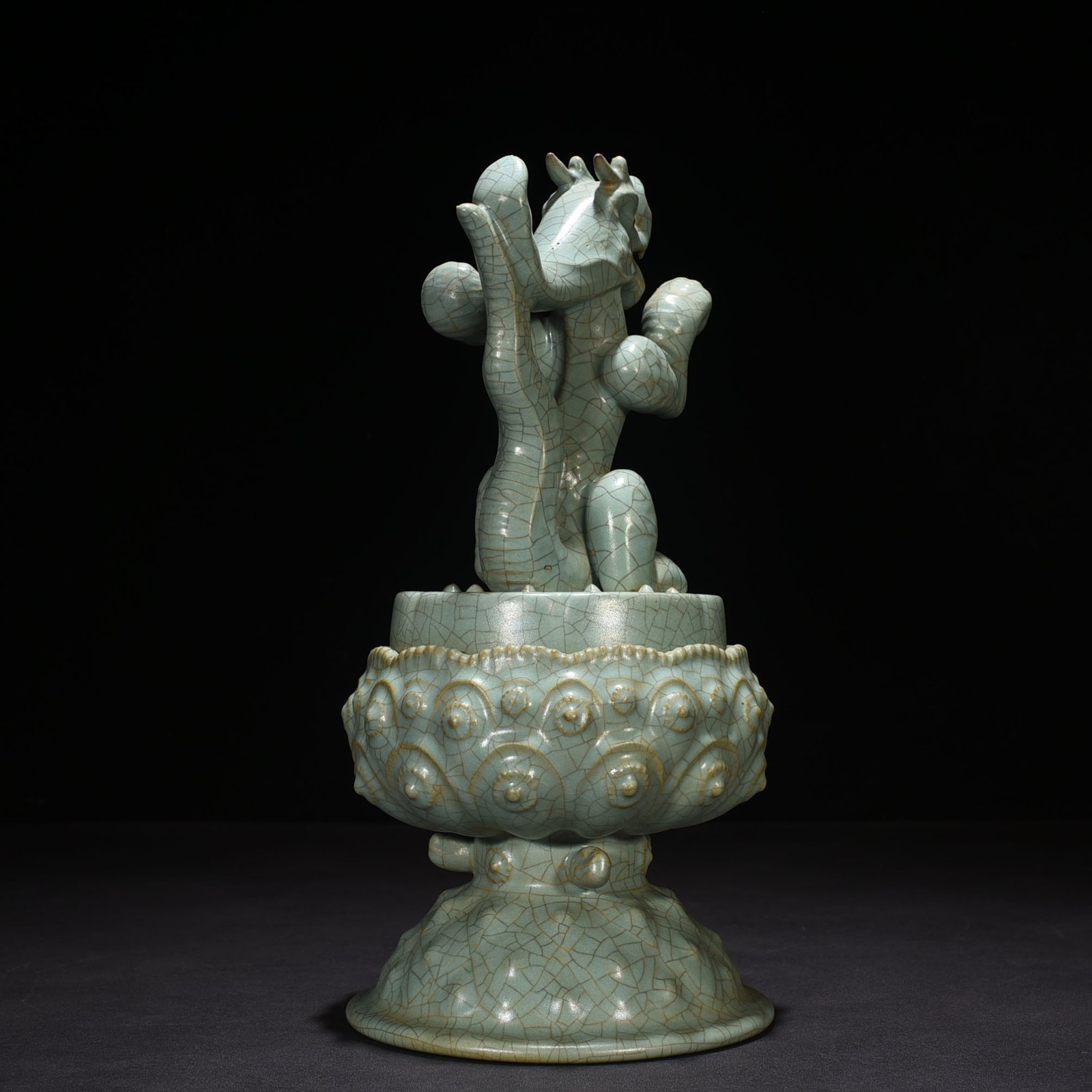 Song Dynasty Ru kiln azure glaze dragon fumigator
