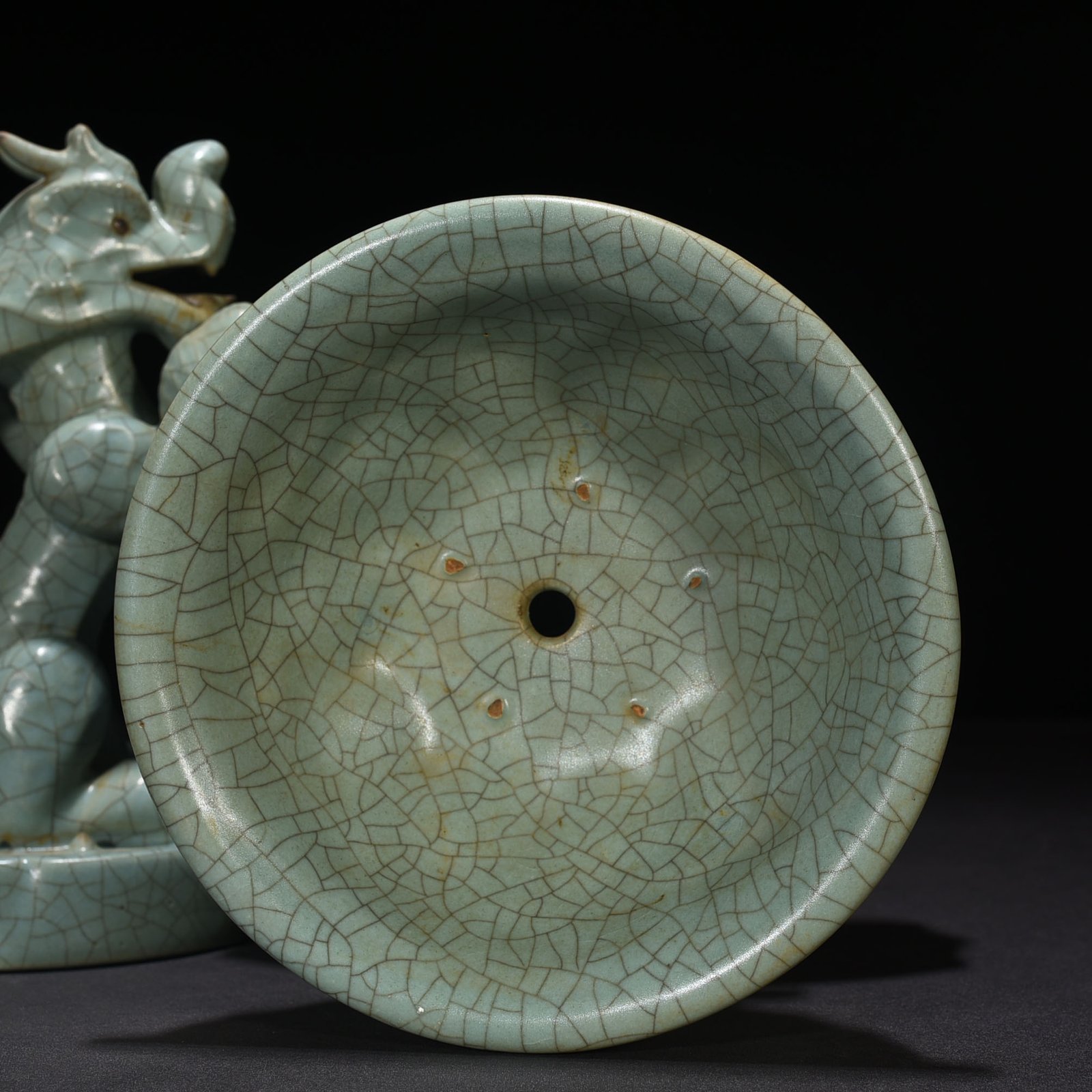 Song Dynasty Ru kiln azure glaze dragon fumigator