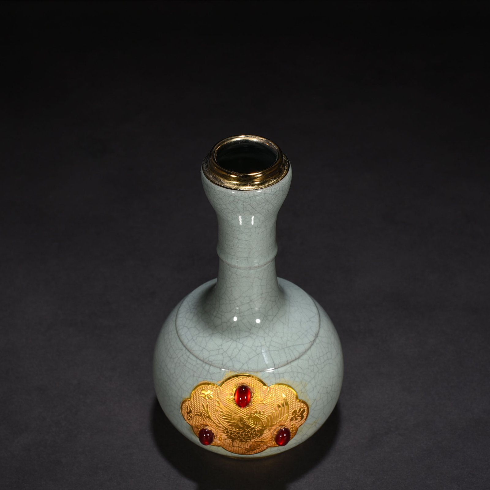 Song Dynasty Ru Kiln A garlic-shaped vase in the first year of Chongning