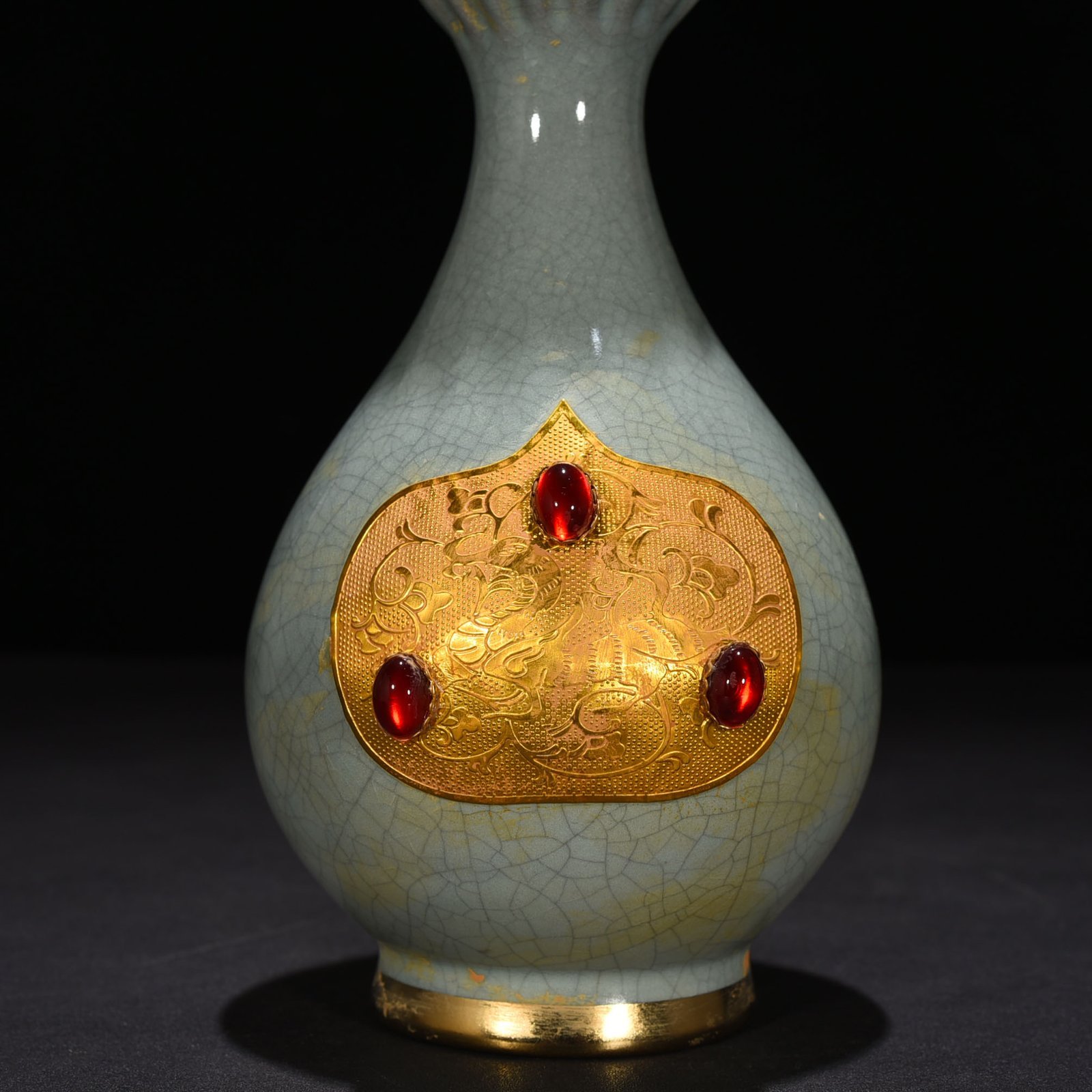 Song Dynasty Ru Kiln Chongning  Temple Imperial Garlic Vase