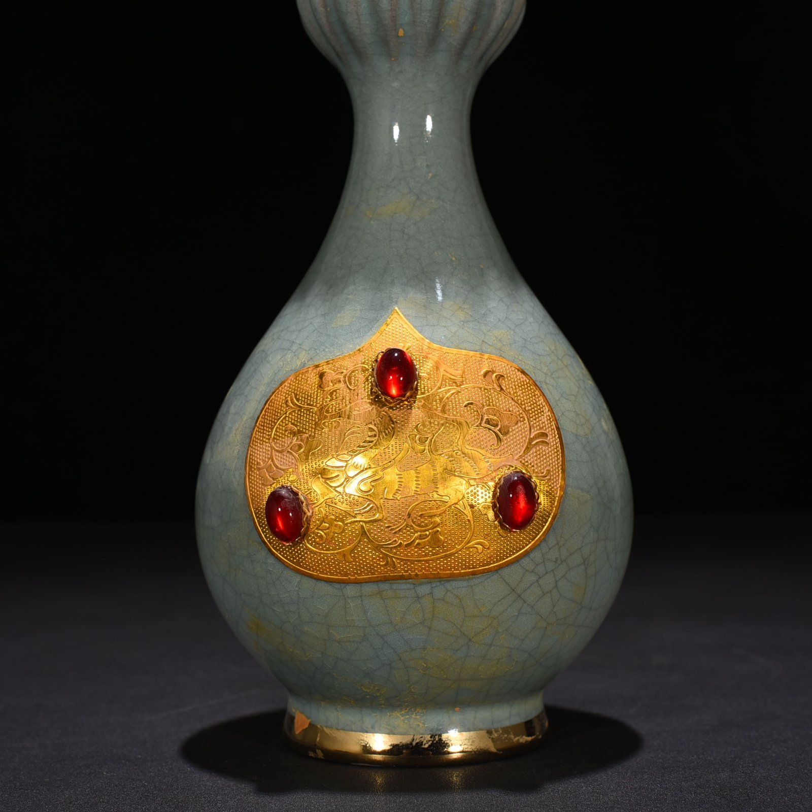 Song Dynasty Ru Kiln Chongning  Temple Imperial Garlic Vase