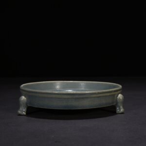 Song Dynasty Ru kiln miner Ru three-legged wash