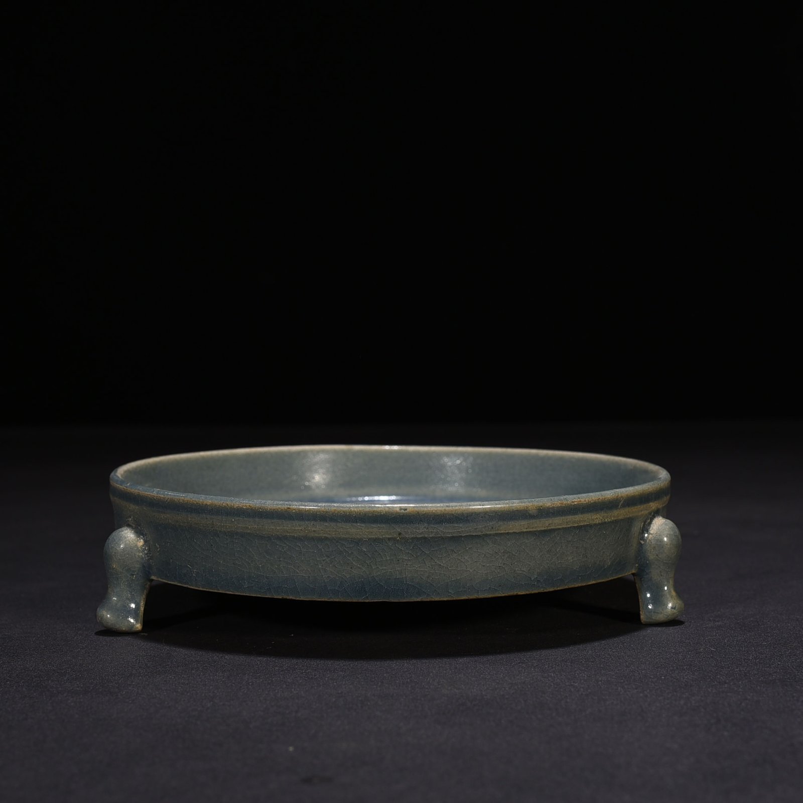 Song Dynasty Ru kiln miner Ru three-legged wash