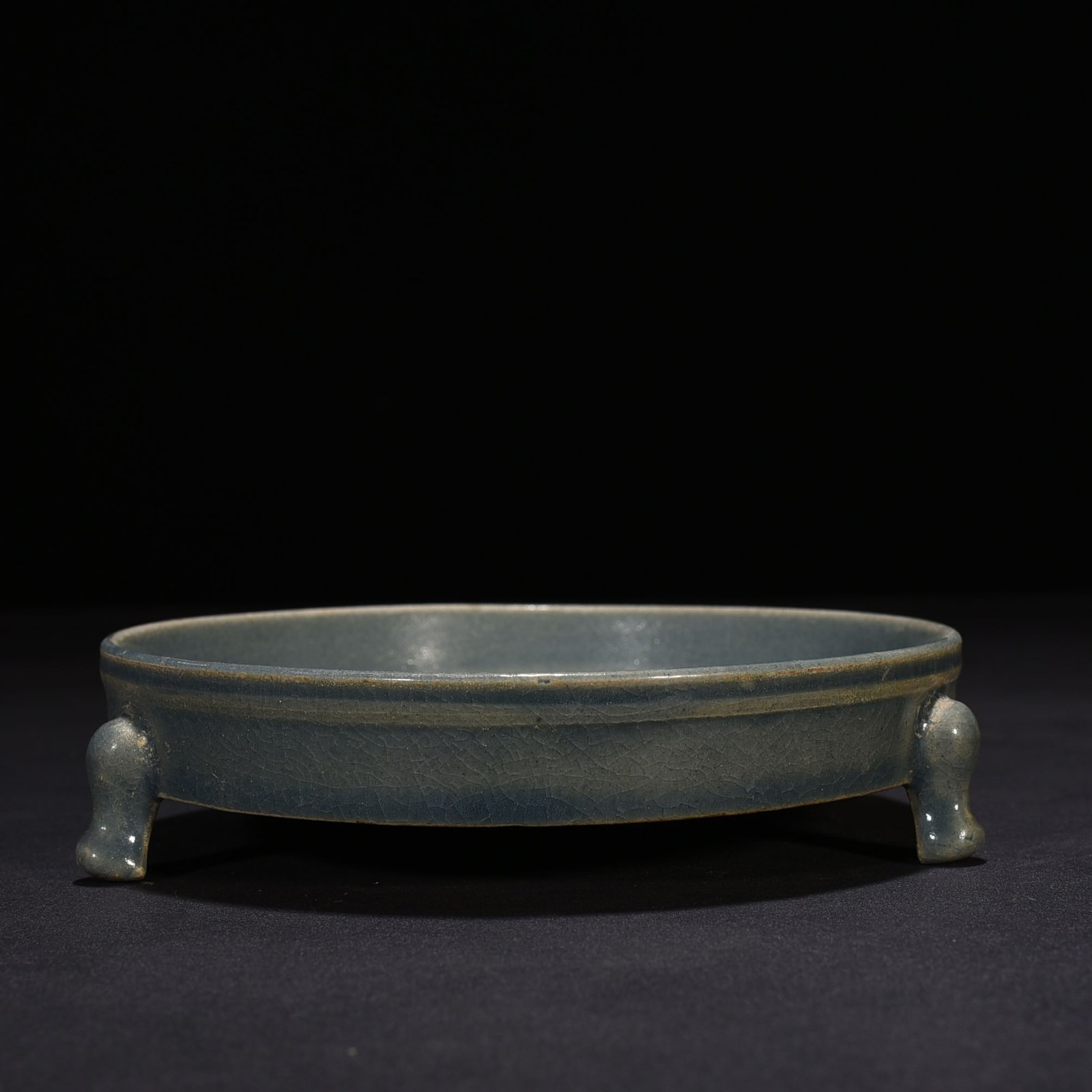 Song Dynasty Ru kiln miner Ru three-legged wash