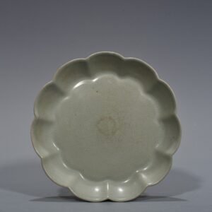 Song Dynasty Ru kiln sunflower mouth plate