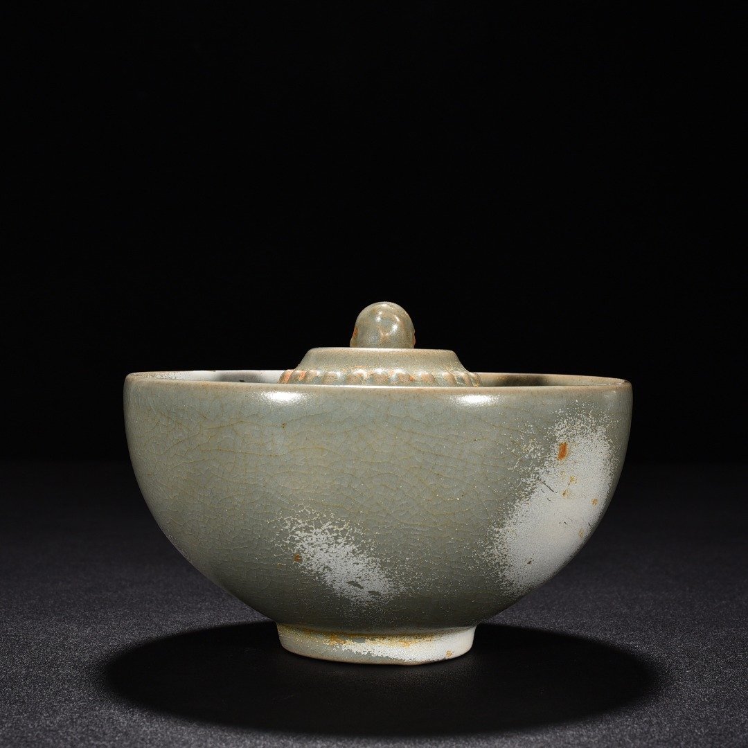 Song Dynasty Ru kiln gray celadon glazed justice cup