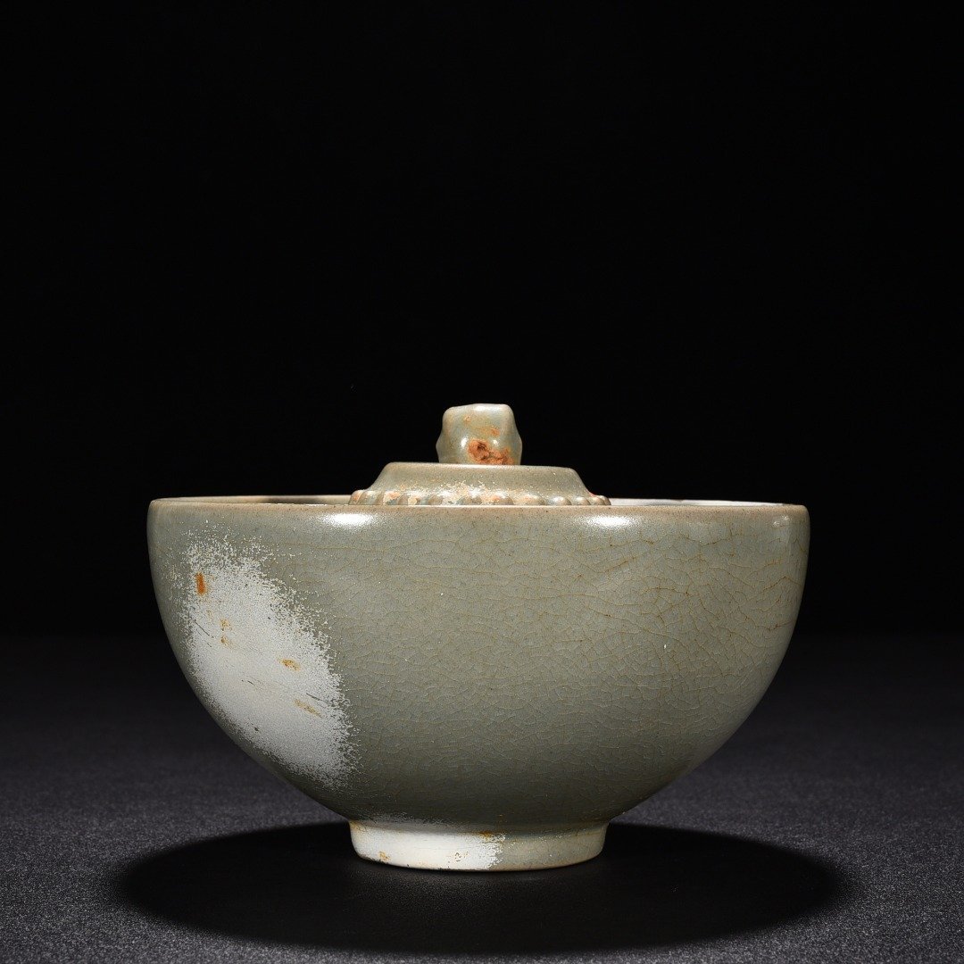 Song Dynasty Ru kiln gray celadon glazed justice cup