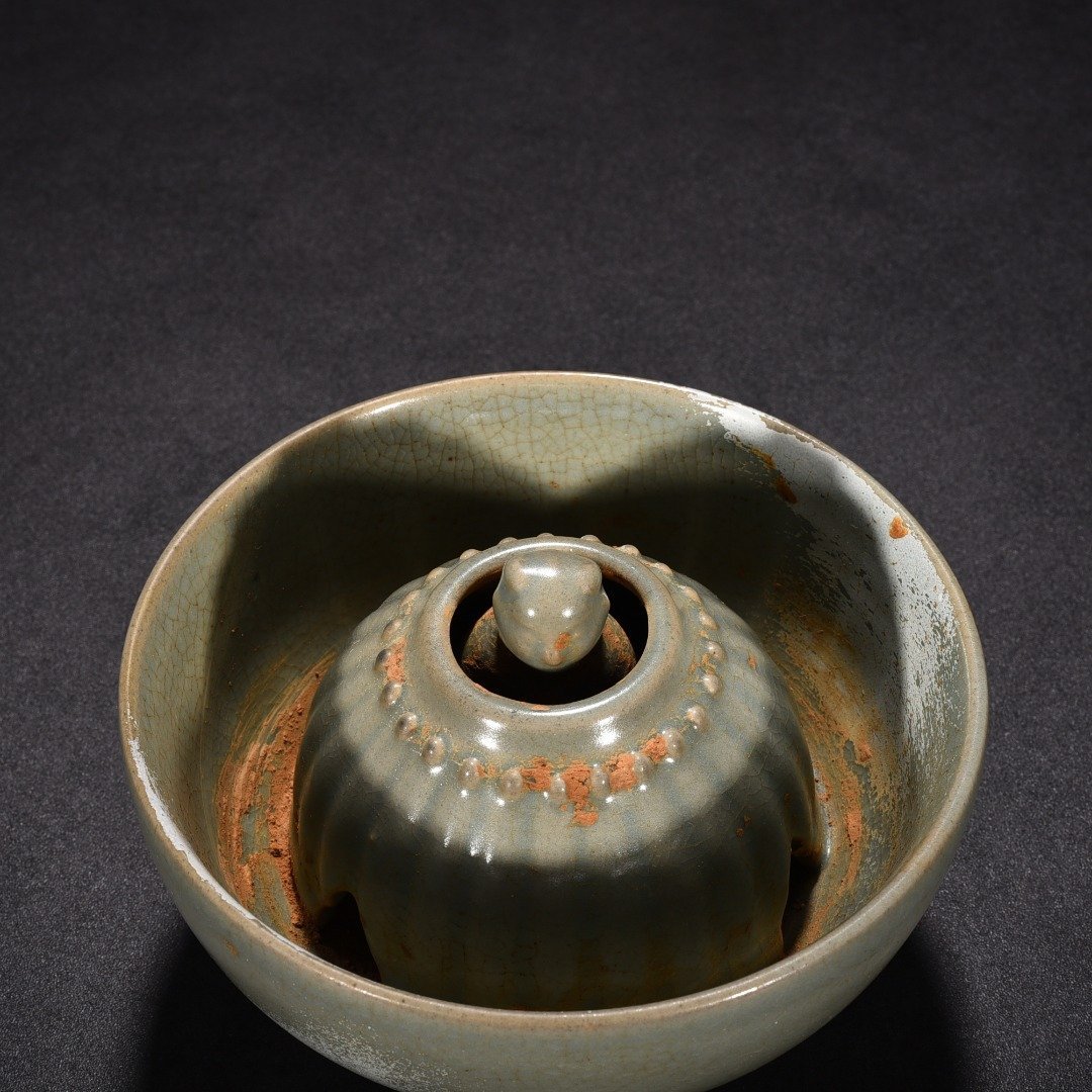 Song Dynasty Ru kiln gray celadon glazed justice cup